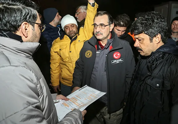 Kahramanmaraş depreminin hasar verdiği 10 ilde doğal gaz ve elektrik verme çalışmaları tamamlandı