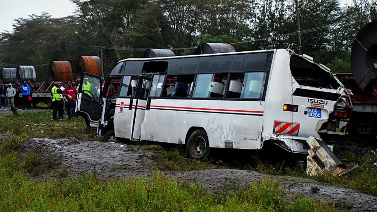 Kenya’da otobüs kazası! 21 kişi hayatını kaybetti