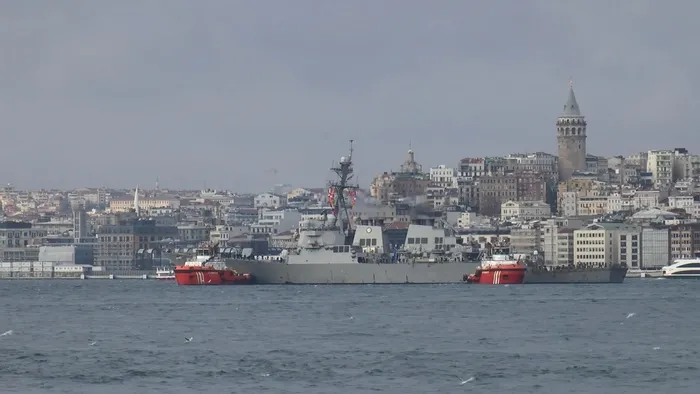 Son dakika: ABD savaş gemisi İstanbul Boğazı’ndan geçti