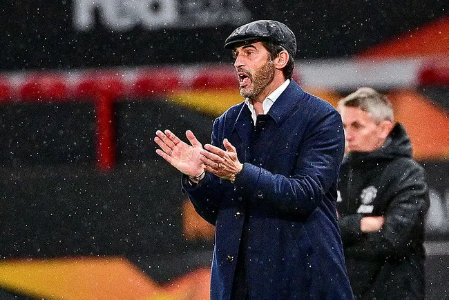 son-dakika-fenerbahcede-teknik-direktor-belli-oldu-1625053841630.jpg Son dakika: Fenerbahçe Paulo Fonseca ile anlaştı mı? Flaş açıklama - 4
