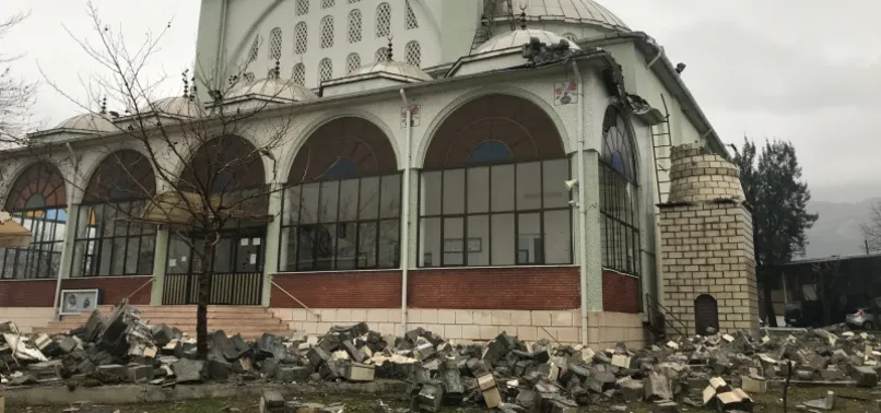 Son dakika: Fırtına cami minaresini devirdi