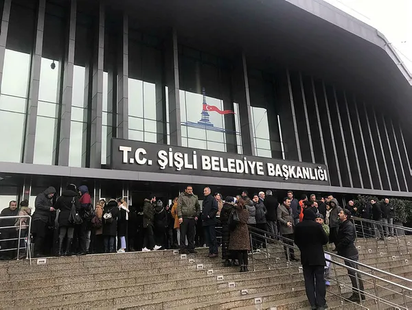 Son dakika: Şişli Belediye binasında yangın - 1