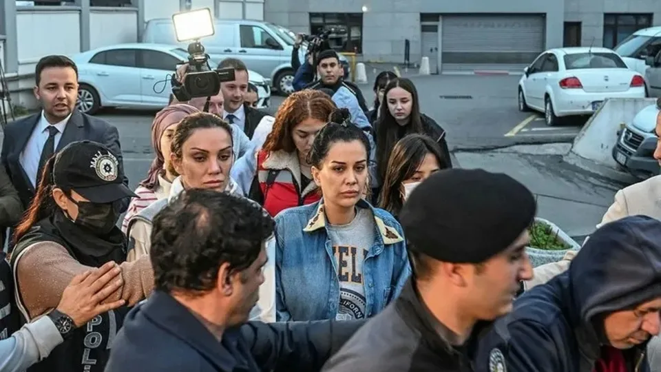 Dilan Polat'ın felç riski mi var? Akıl hastanesine kaldırılmıştı şok iddia