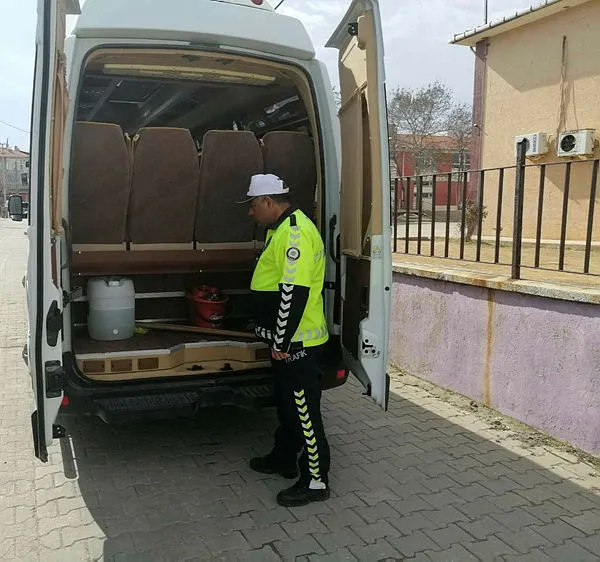 Edirne'de skandal olay! Öğrencileri taşıyan servis şoförü alkollü çıktı - 1