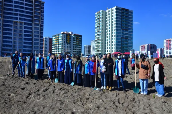 Türkiye Diyanet Vakfı binlerce fidanı toprakla buluşturdu