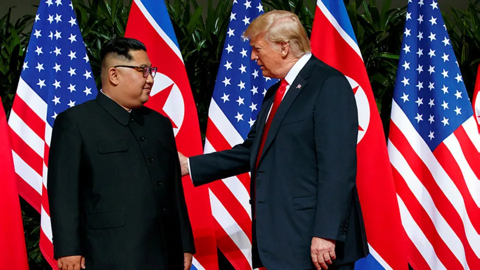 Trump ile Kim tarihi zirvede buluştu