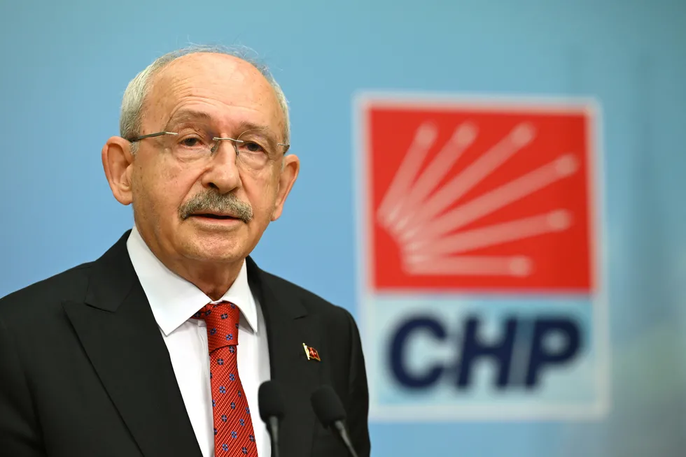 CHP’li belediyeler ikiye bölündü: Özgür Özel’e büyükşehir şoku! - 4