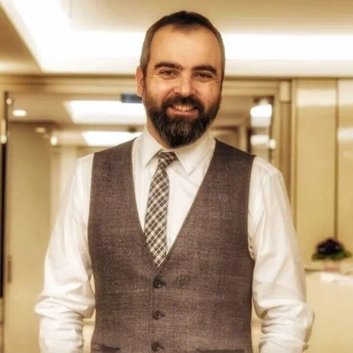 Koronavirüse karşı kapalı ortamlarda burun bölgesini mutlaka kapatın! En çok burunda yoğunlaşıyor - 1