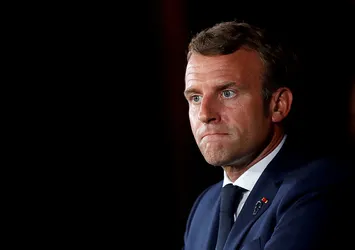 Macron tutuştu! Fransa Arap ülkelerindeki boykot ve eylemlerin durdurulmasını istedi