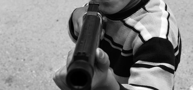 Silahla oyun can aldı! 12 yaşındaki kız yanlışlıkla kendini öldürdü