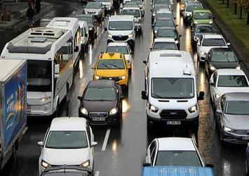 İstanbul'da trafik çilesi! Vatandaşlar eziyet çekiyor
