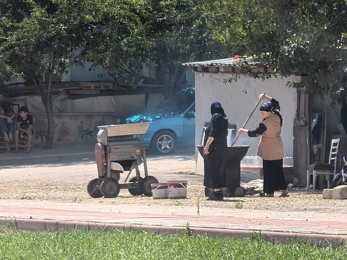 bursada-korkunc-kaza-elini-makinaya-kaptirdi-parmaklari-parcalandi-1724854465296.jpg Bursa'da korkunç kaza | Elini makinaya kaptırdı! Parmakları parçalandı - 2