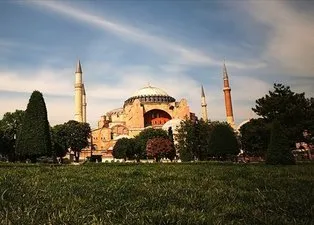 Ayasofya Camii ibadete açıldı! İşte sosyal medyada karara gelen yorumlar