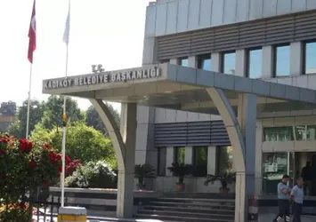 Kadıköy Belediyesi'ne haciz şoku! Başkan odasındaki eşyalar yedieminin!