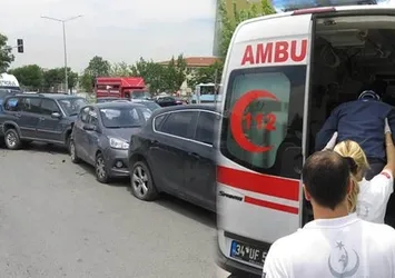 İstanbul'da dehşet: Yolcu minibüsü 5 araca çarptı, 4 yolcu yaralı