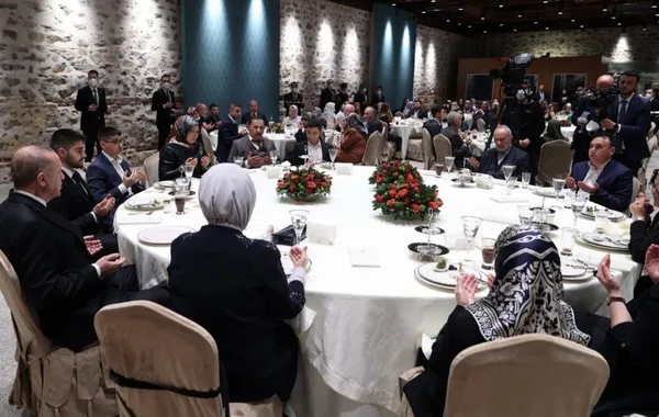 Emine Erdoğan ilk iftarını şehit aileleriyle yaptı
