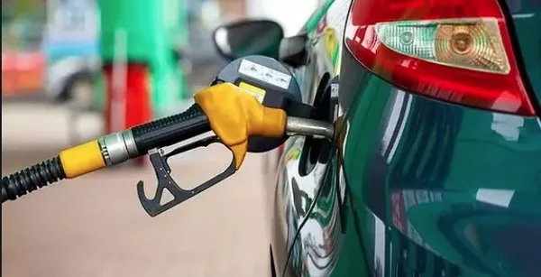 yunanistanin-akdenizde-gizli-rus-petrolu-operasyonu-goruntulendi-1662554901996.jpg Yunanistan’dan Akdeniz'de gizli Rus petrolü operasyonu - 6