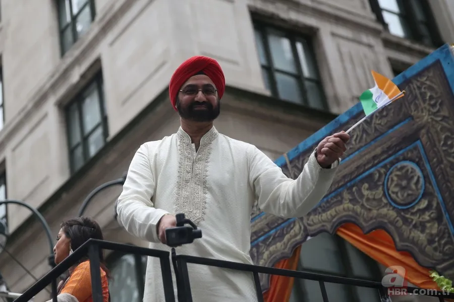 New York sokaklarında Hindistan rüzgarı 13