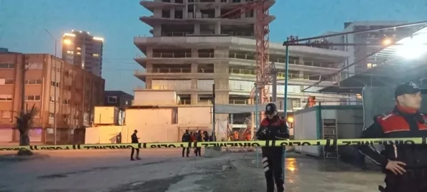 İzmir’in Bornova ilçesinde otel inşaatında vinç devrildi! 6 can kaybı 2 yaralı