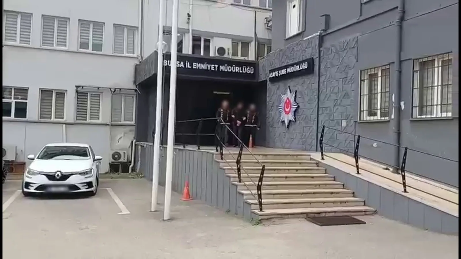 72 saatlik kamera incelendi aranan şahıslara baskın yapıldı: 3 kişi yakalandı