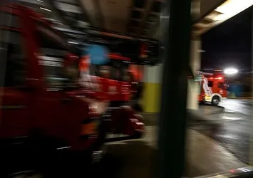 Sinop'ta fabrika yangını! Üç traktör yandı