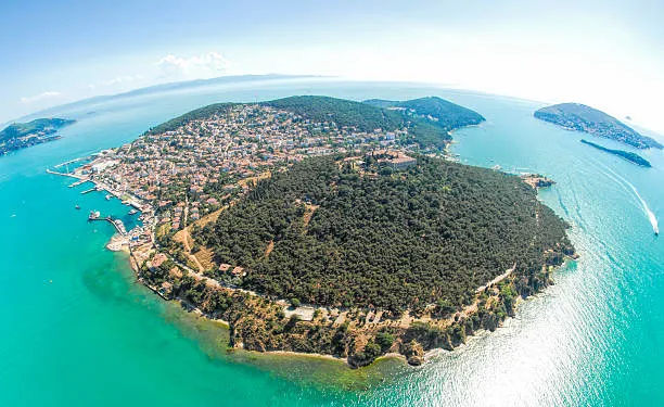 istanbulun-gezilmesi-gereken-15-semti-listelendi-sehrin-tarihi-solenini-buram-buram-kesfedin-1695969325745.jpg İstanbul'un gezilmesi gereken 15 semti listelendi! Şehrin tarihi şölenini buram buram keşfedin! - 3