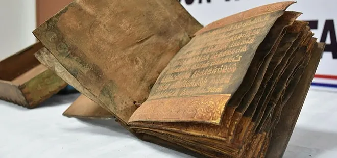 Kayseri Kocasinan'da iki tarihi Tevrat ele geçirildi