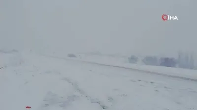 Kar nedeniyle ulaşıma kapandı