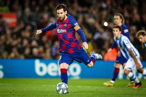 Messi'nin frikiğine şaşırtan önlem! Barcelona-Real Sociedad maçına damga vuran pozisyon! Dünya bunu konuşuyor - 1