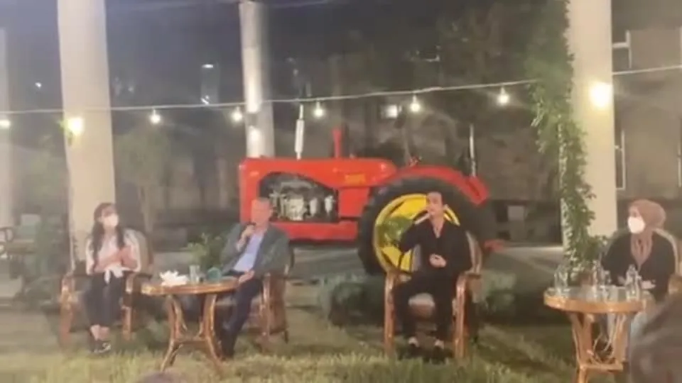 Başkan Erdoğan Adana’da geçlerle buluştu! Aşık Veysel’in Uzun İnce Bir Yoldayım şarkısına eşlik etti