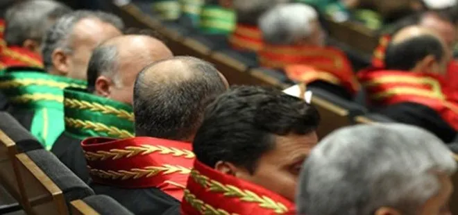 202 HAKİM VE SAVCI MESLEKTEN İHRAÇ EDİLDİ