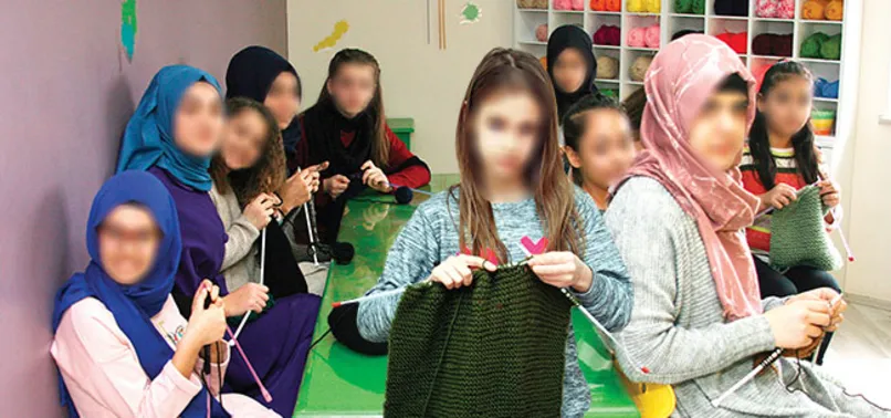 Mülteci çocuklardan Mehmetçik'e hediye