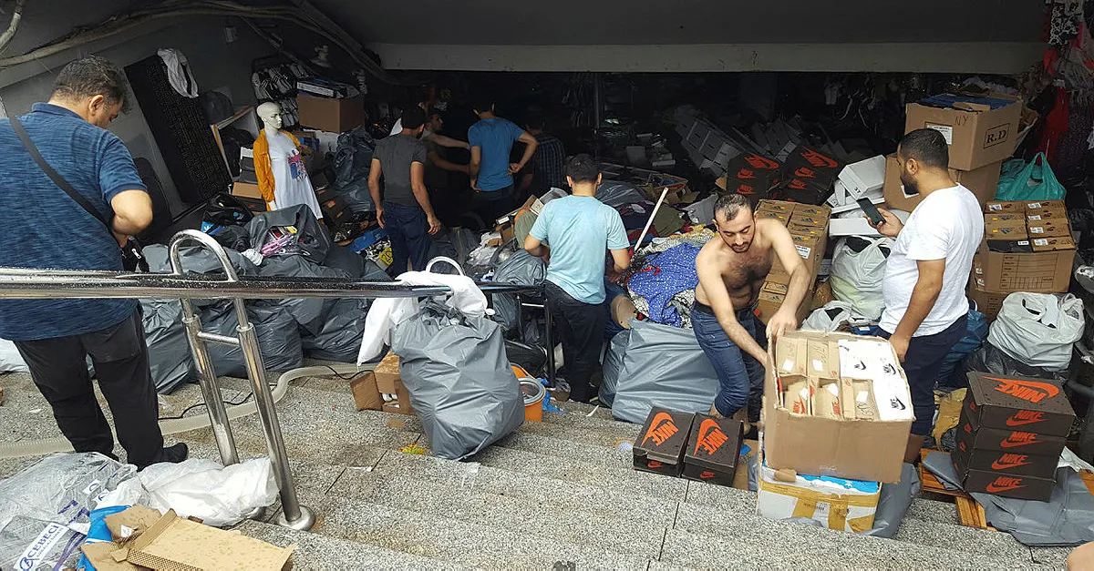 Eminönü'nde selin ardından son durum |Video