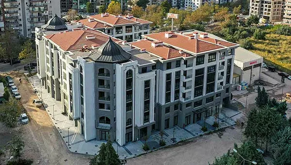 Tunç Soyer depremzedeleri can evinden vurdu! Tepkiler çığ gibi: 20 aydır tek yaptığı deprem anıtı