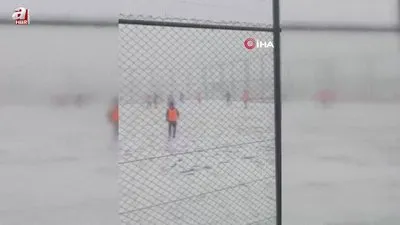 Adana’da yüksek kesimlerde kar yağışı!