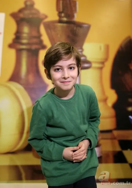 Atakan Kayalar "Tanışmamız lazım" diyen Aleyna Tilki'ye yanıt: Seni dinlemiyorum 8