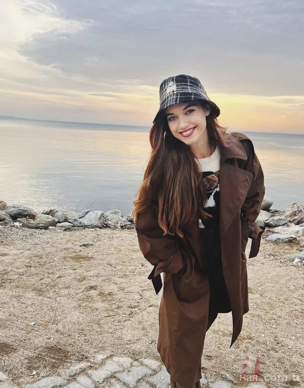 Mehmet Aslantuğ ile 27 yıllık evliliğini sonlandırmıştı! Arzum Onan’ın ayrılık sonrası ilk işi... 16