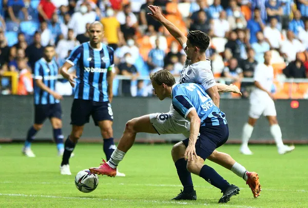 fenerbahce-adanada-mesut-adana-demirspor-0-1-fenerbahce-mac-sonucu-1629060989476.jpg Fenerbahçe Adana'da "Mesut" Adana Demirspor 0-1 Fenerbahçe (MAÇ SONUCU) - 1