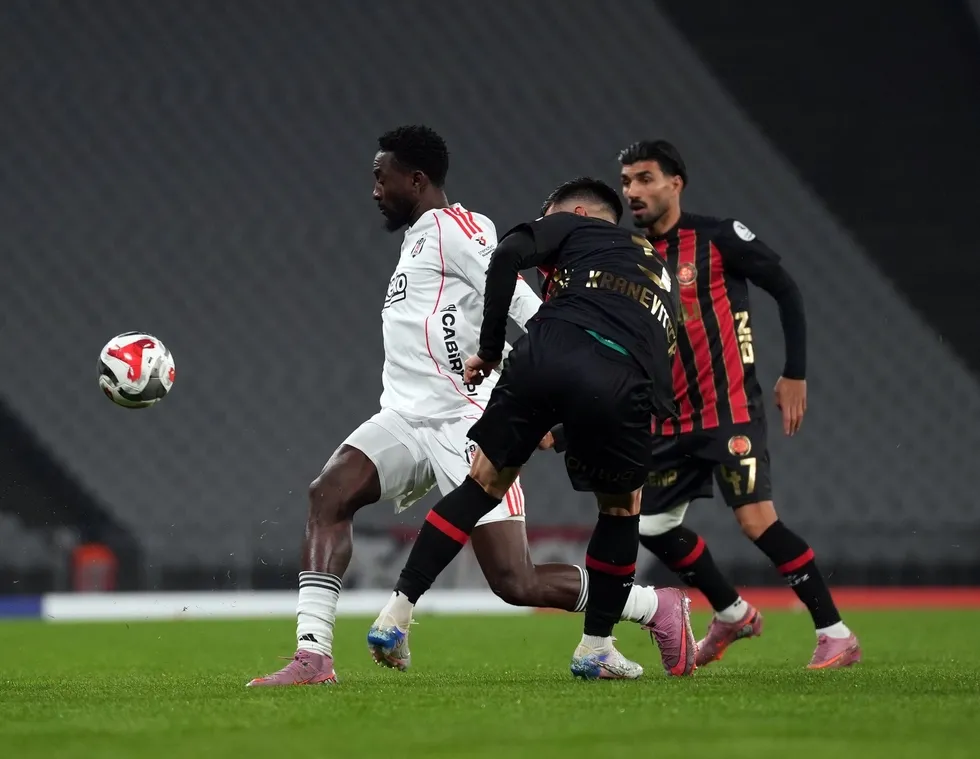 Beşiktaş Misirli.com.tr Karagümrük maçı! Yalçın'dan dikkat çeken ilk 11 kararı - 6