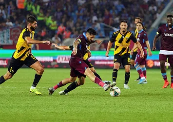 Trabzonspor, AEK'yı eleyerek gruplara kaldı