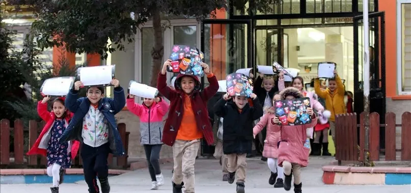 15 karne tatili ne zaman? 2023 Ocak yarıyıl tatili hangi gün başlayacak? Okullar ne zaman kapanacak? MEB takvimi...
