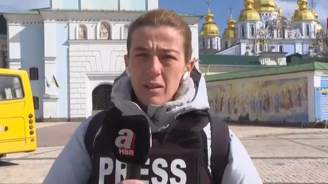 A Haber canlı yayınında siren sesleri! Hava saldırısı alarmı | İşte Kiev'de son durum