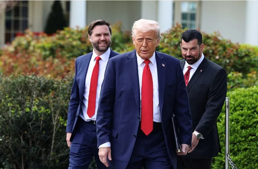 islamabadda-kilitli-diplomasi-iranin-3-olumcul-karti-a-haberde-desifre-oldu-1776792261529.jpg Trump'tan İran'a ʺanlaşmaʺ tehdidi: Uzlaşma olmasa bombardıman olur (Fotoğraf: ahaber.com.tr)