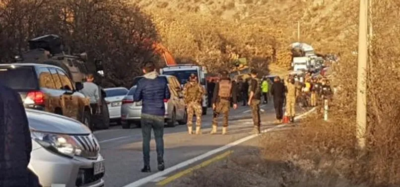 Tunceli'de operasyondan dönen askerleri taşıyan zırhlı araç devrildi
