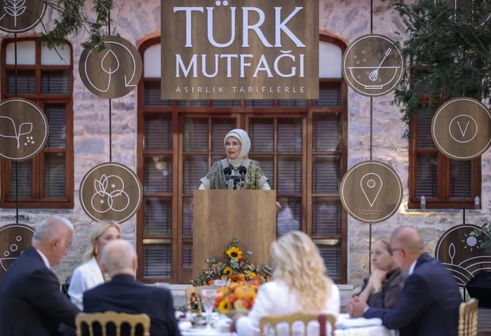 Emine Erdoğan: Gastrodiplomasi alanında yeni rekorlar kırabiliriz | "Asırlık Tariflerle Türk Mutfağı" kitabı tanıtıldı - 8