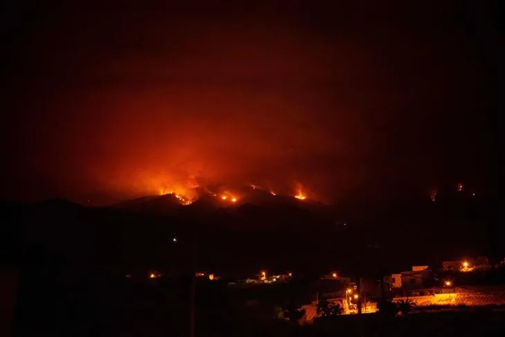 İspanya’nın Tenerife Adası’nda dehşete düşüren görüntüler! Çaresiz kaldılar