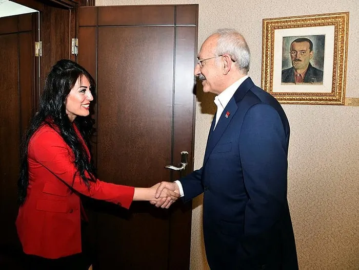Kemal Kılıçdaroğlu terörden mahkum olan Ayşe Çelik'i kabul etti - 1
