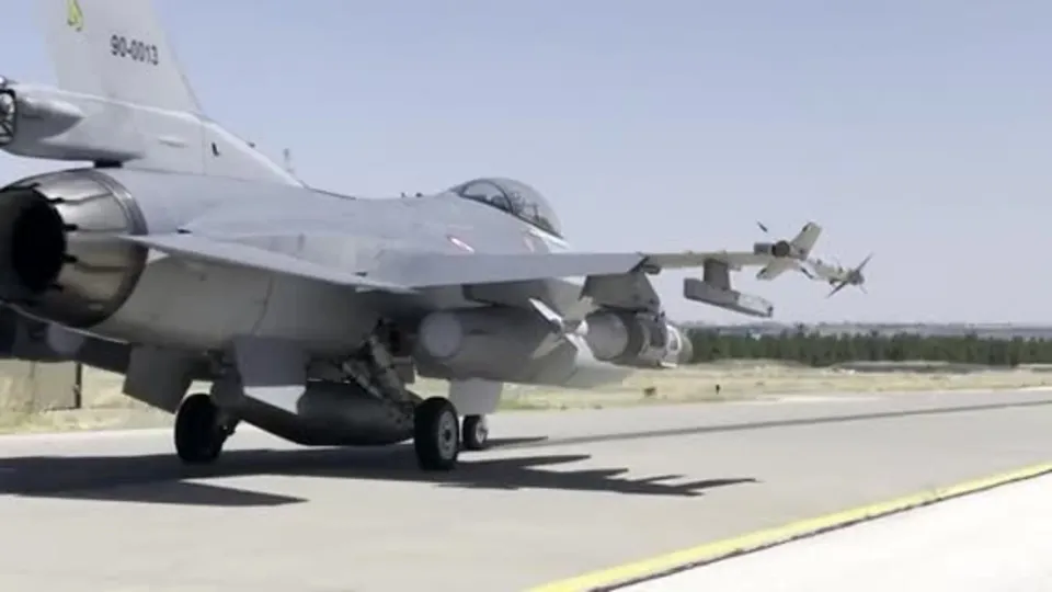 Son dakika: Türk jetleri Irak’ın kuzeyindeki Metina’yı bombaladı