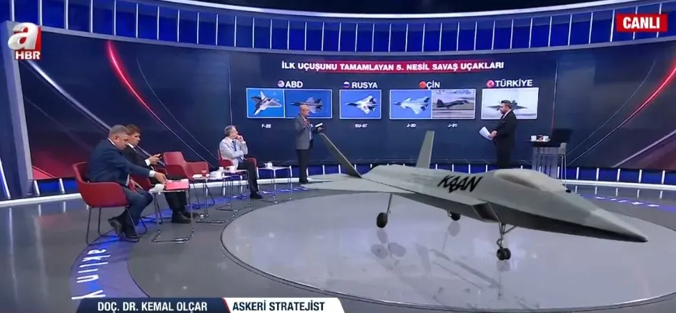 dunya-neden-kaani-konusuyor-turkiyenin-derin-taarruz-gucu-yerli-motorla-guc-dengesini-degistirecek-1782505515764.jpg KAAN'ın teknik kabiliyetlerine de değinen Olçar, çift motorlu yapının önemli avantaj sağladığını vurguladı (Fotoğraf: ahaber.com.tr - ekran görüntüsü)