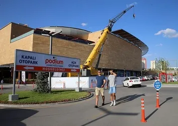 Ankara'da AVM'nin çatısı çöktü! Yaralılar var